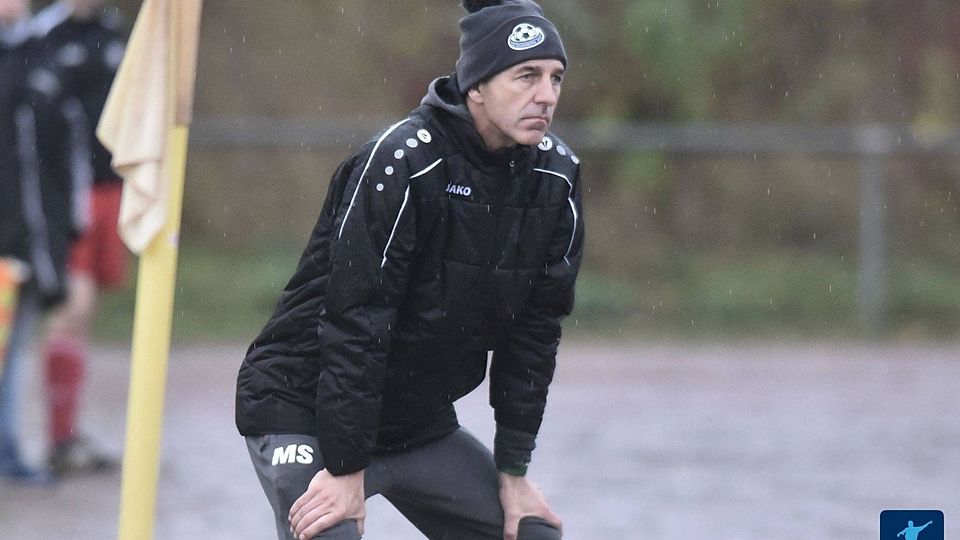 Will sich in seinen letzten Spielen weiter voll für die SG Vulkaneifel reinkien: Trainer Michael Scholer.