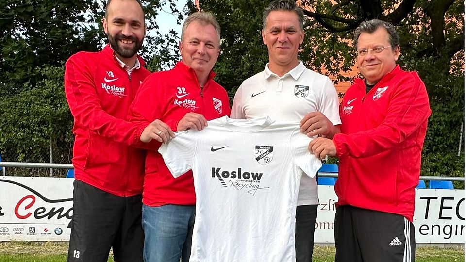 von links nach rechts: Co-Spielertrainer Asko Omerovic, Trainer Nicolae „Dan“ Manaila, Vorstand Edo Omerovic, Assistent Adrian Busu