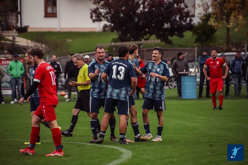 Es hat endlich mal wieder geklappt beim FCVE II. In der Schlussphase der Partie drängte Rapid auf den Ausgleich. Johannes Galler traf in der Nachspielzeit nach einem Konter zum 3:1 für die Vilstallöwen.