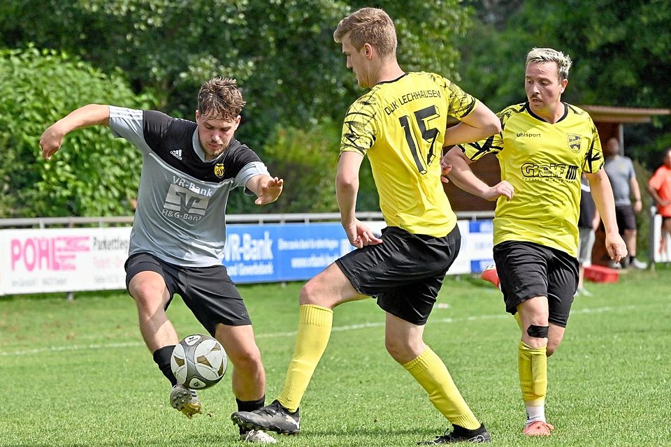 Tom Grimbacher (links) und der TSV Diedorf unterlagen Lechhausen deutlich.