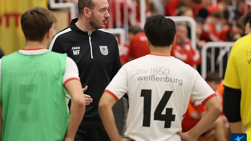 Bei der Bayerischen Hallenmeisterschaft noch aktiv an der Seitenlinie: Marco Fabritius (2. v. li.) 