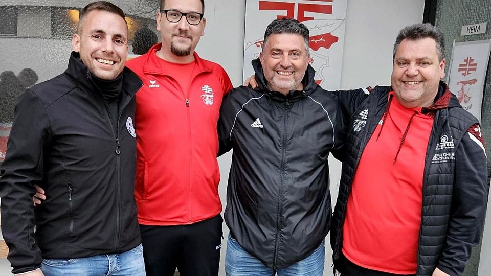 Von links: Zeitlarns Abteilungsleiter Peter Kröninger, Spielleiter Mario Dobberahn, der neue SG-Trainer Nedzad Mandzukic und Regenstaufs Spartenchef Hans Kirnberger.