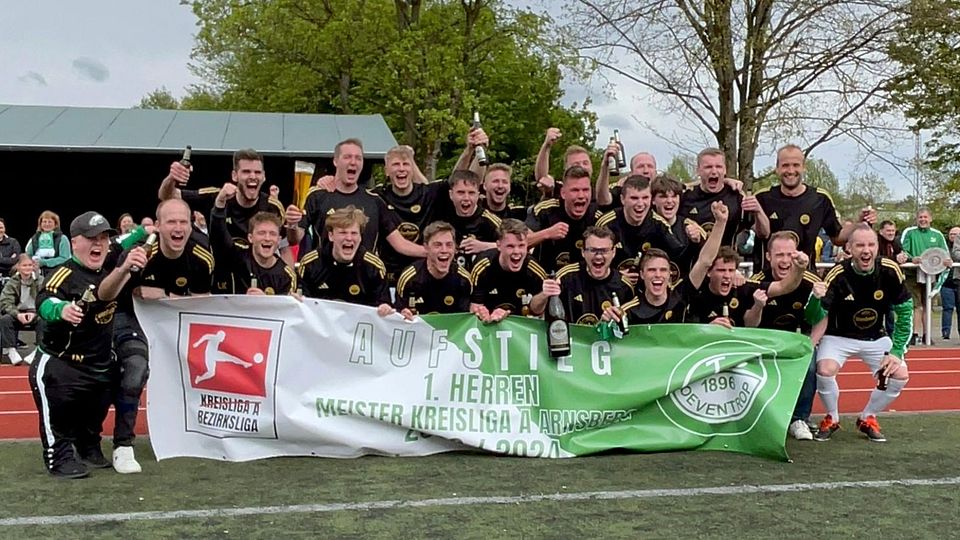 Feierte zuhause die vorzeitige Meisterschaft: Der TuS Oeventrop aus dem Kreis Arnsberg