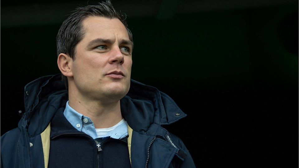 Wolfsburgs Sportdirektor Marcel Schäfer (36) im Interview.  dpa / Swen Pförtner