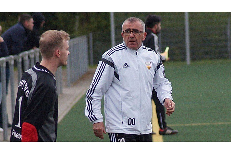 Spielten Remis: Suyoye Coach David Demir (r.) und sein Keeper Milad Bahnan. F: Bokun