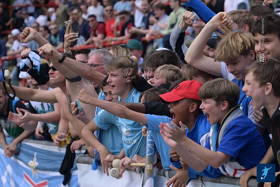 Archiv: Fans leben für Viktoria Archiv: Fans leben für Viktoria