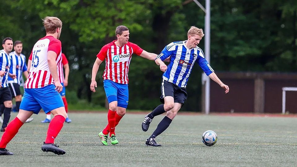 Dennis Krol (grüne Schuhe, hier noch für den 1. FC Wülfrath) spielte in der Jugendabteilung des großen FC Barcelona Fußball.