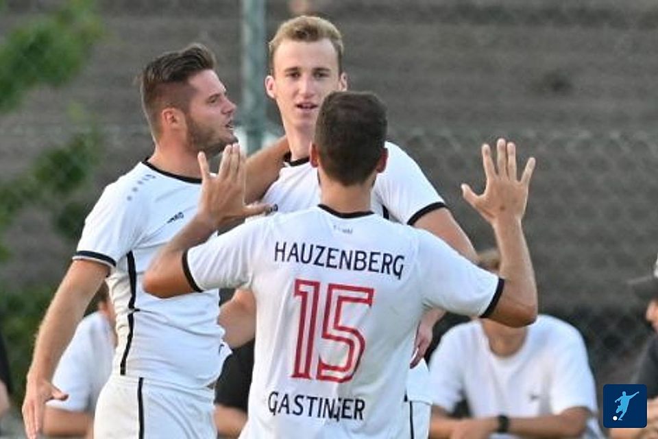 Spitzenreiter - zumindest über Nacht: der FC Sturm Hauzenberg packt auch den TSV Bogen - knapp!