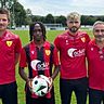 Von links: Stephan Leipert (Sportliche Leiter), Jerome Chikwaira, Anton Weis (Trainer), Joachim Sperker (3.Vorstand) | Foto: Verein
