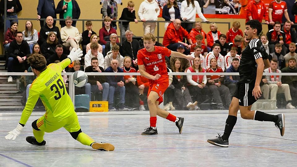 Turnierfavorit TUS Bersenbrück im Angriff beim Osnabrücker Hallenmasters