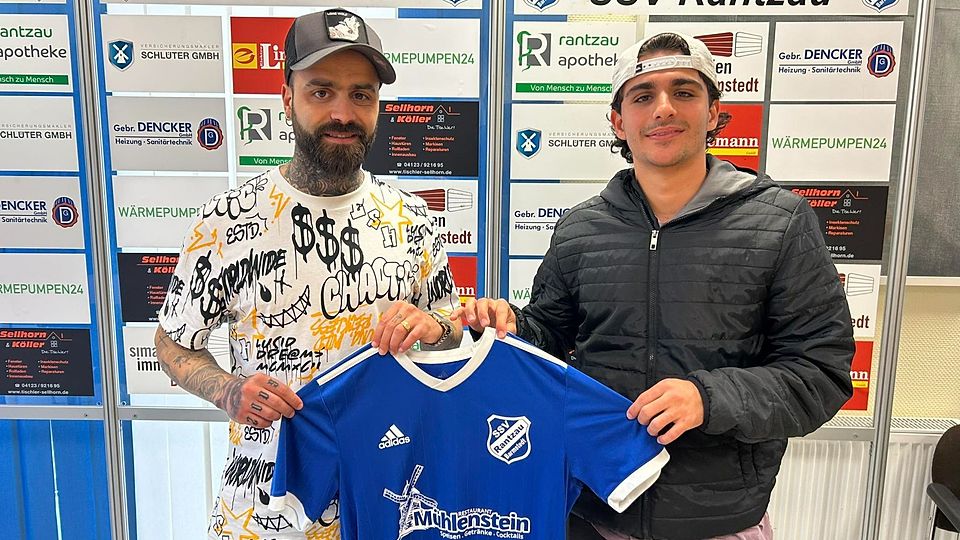Neuzugänge für den SSV Rantzau: Ezequiel "Xano" Bautista Barbera (links) und Néstor Miguel Garcia Luengo freuen sich auf ihre neue Aufgabe in Barmstedt.