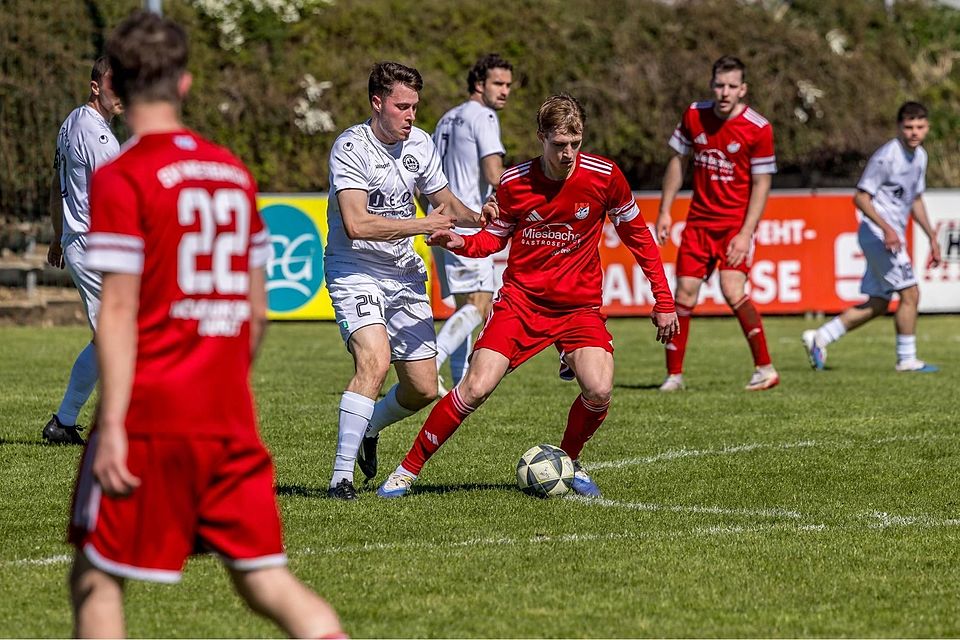 Kämpferische Steigerung: Der SV Miesbach sicherte sich gegen Waldperlach einen Punkt.