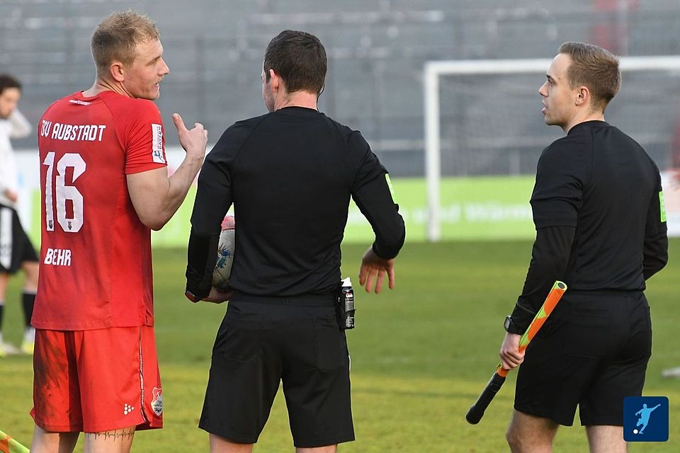 "Für mich ist die Kommunikation auf und neben dem Platz mit die wichtigste Aufgabe", sagt Steffen Behr, der 2017 vom 1. FC Schweinfurt 05 zum TSV Aubstadt wechselte.