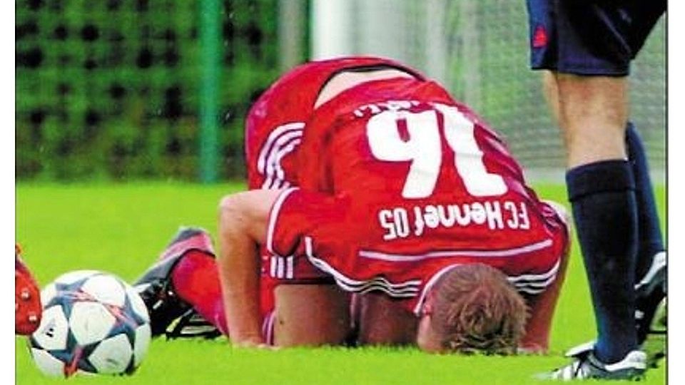 Es ist zum verrückt werden: Auch im sechsten Regionalliga-Spiel konnten Marius Ehrenstein und der FC Hennef nichts Zählbares einfahren. Foto: Wolfgang Henry