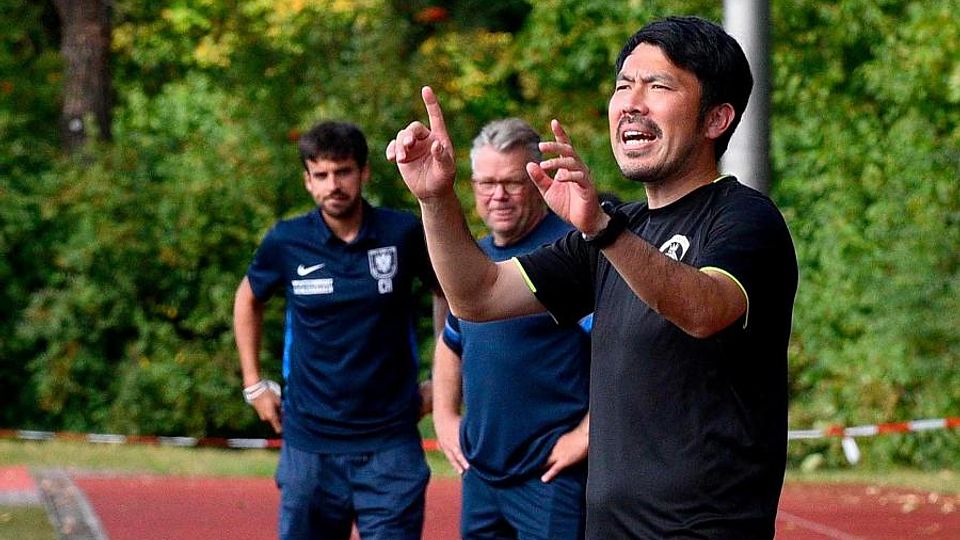 Wechselt mit „seinen“ Fußballerinnen vom TSV Schott zum FSV Mainz 05: Trainer Takashi Yamashita.