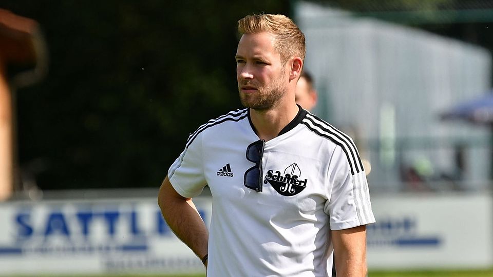 Thomas Sommer steht auch in der nächsten Saison an der Seitenlinie des VfB Bach.