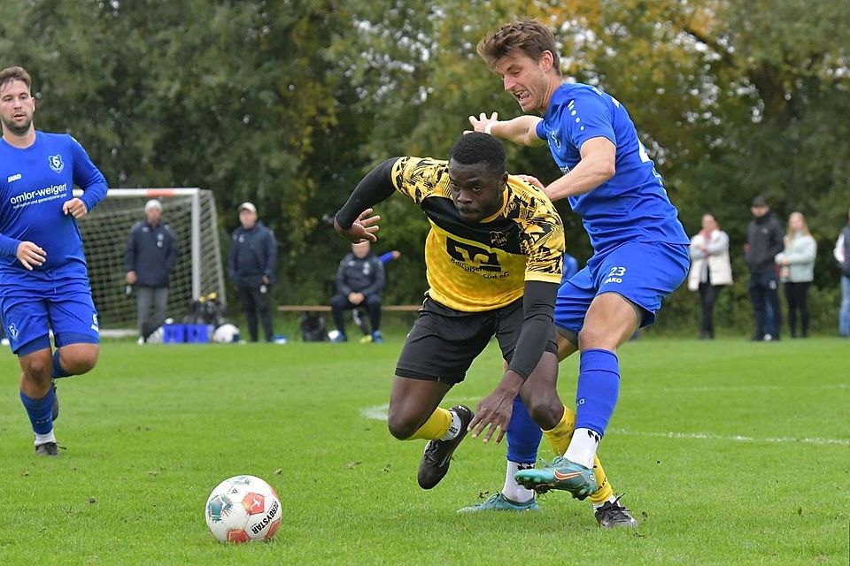 Der SV Harting (in gelb) kann mit einem Sieg in Laub einen großen Schritt Richtung Klassenerhalt machen.