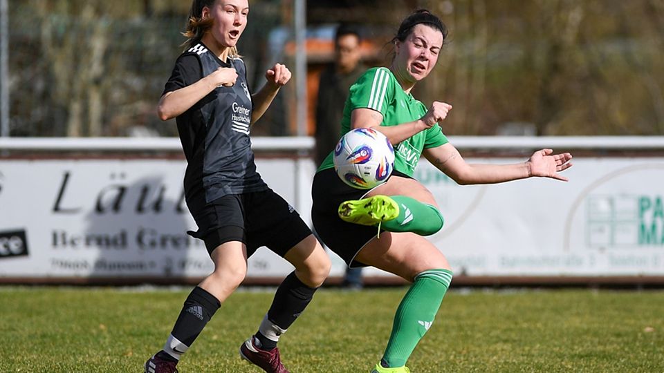 Artistisch: Sophie Ertl (SG Hausen-Nollingen, rechts) gegen Aileen Leisinger (SG Wittlingen) | Foto: Gerd Gründl