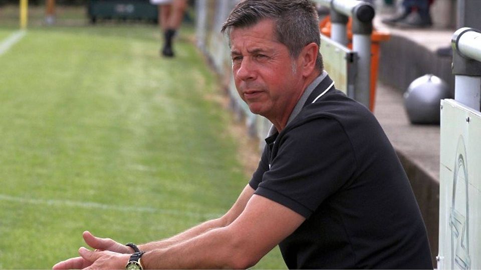 Jürgen Collet arbeitet akribisch für den Erfolg. Deshalb ärgert den Noch-Coach die Unzuverlässigkeit der Spieler.	Archivfoto: Mario Luge