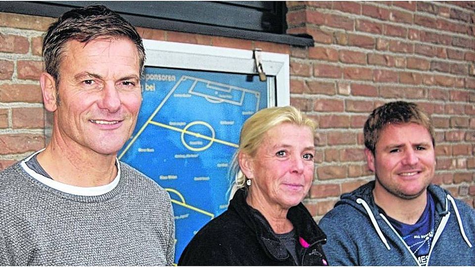 Die Funktionäre lächeln tapfer: Roland Wirtz (von links), Angelika Wirtz und Karsten Pelzer wollen jetzt einen Neuanfang auf den Weg bringen.