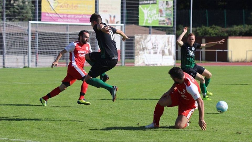 Der FC Rot im Höhenflug nach dem 6:0 Erfolg über Pfaffengrund F: Koch
