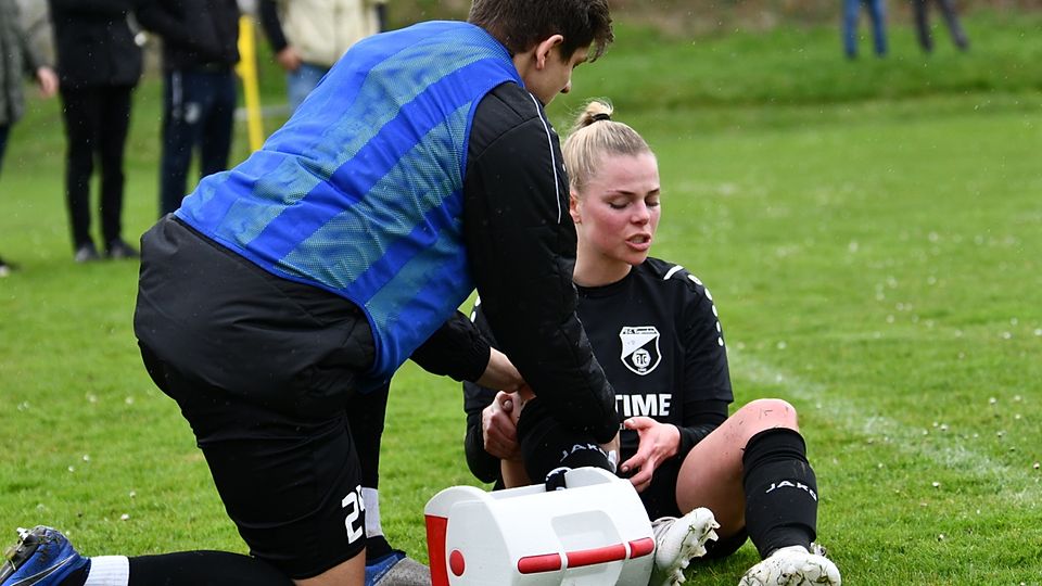 Luisa Köppel verletzte sich bei ihrem Debüt im Herrenbereich für die Tegernheimer Reserve.
