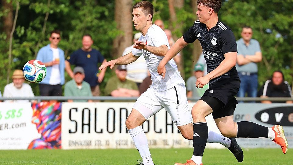 Tobias Geier (links) wechselt vom SV Wiesent zum FC Thalmassing.