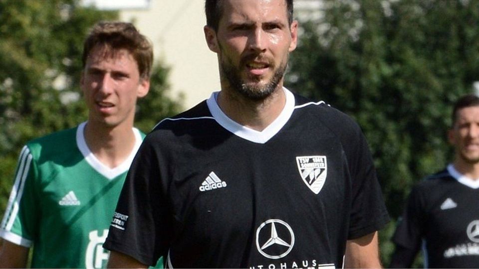 Sonnefelds Spielertrainer Bastian Renk (re.) ist mit der Zwischenbilanz seiner Truppe vollauf zufrieden F: Meier