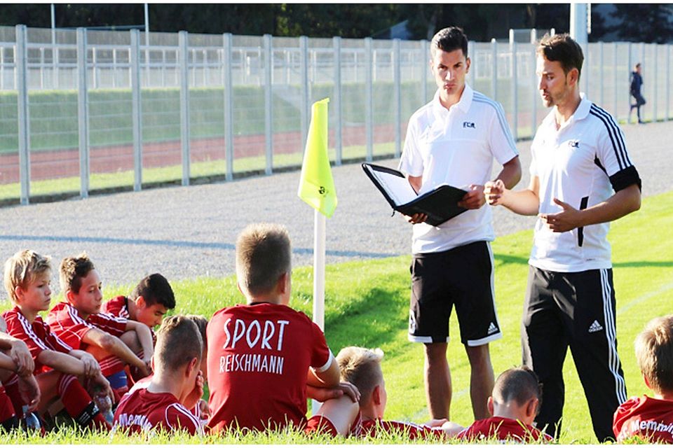Candy Decker (links) und Stefan Zobel waren beim FC Memmingen Leistungsträger. Jetzt geben sie ihre Erfahrung an den Nachwuchs weiter. 	F.: Jan-Mirco Linse
