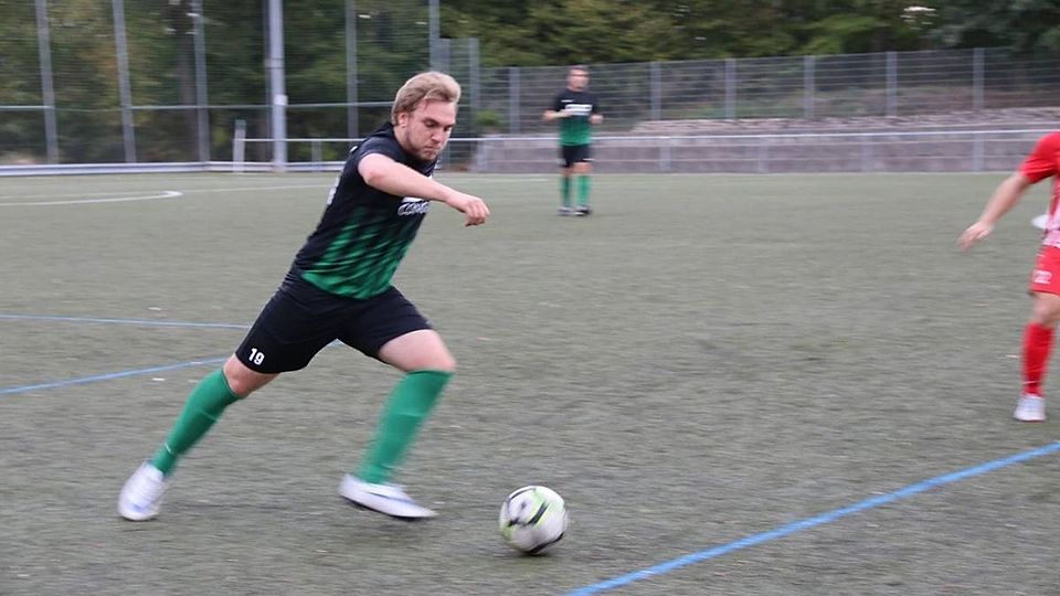Ein Spieler des VfL Birkenau am Ball.