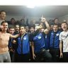 Nach dem 4:0-Erfolg in Dombühl wurde in der Kabine des ESV Ansbach/Eyb die Meisterschaft gebührend gefeiert. F: ESV Ansbach/Eyb Facebook