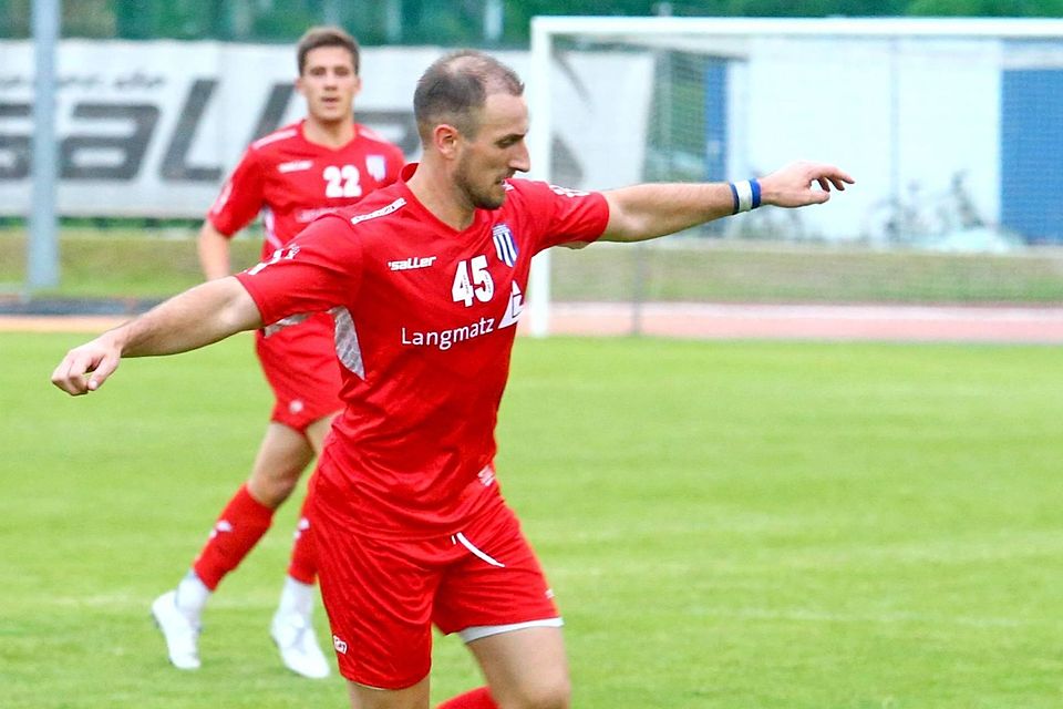 Nach Rot-Sperre wieder zurück: Dominik Schubert (r.) steht dem 1. FC Garmisch-Partenkirchen bei der Auswärtspartie in Olching zur Verfügung.