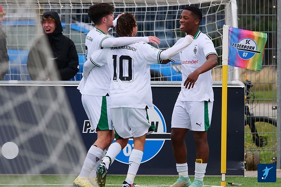 Die U17 von Borussia Mönchengladbach durfte den Erfolg im Niederrheinpokal feiern.