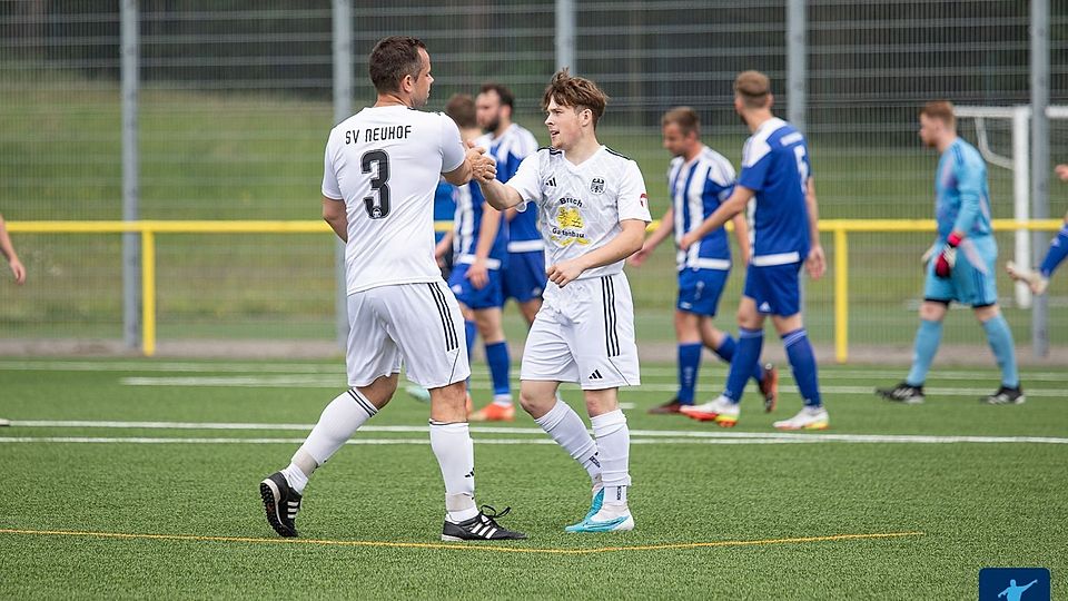 Der SV neuhof besiegt den SV Hallgarten mit 4:1