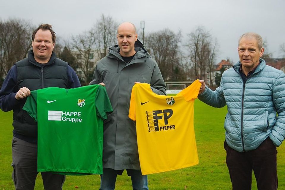 (v.l.:) Sebastian Wieneke (1. Vorsitzender, Christopher Hankemeier und Hubert Monert (2. Vorsitzender)