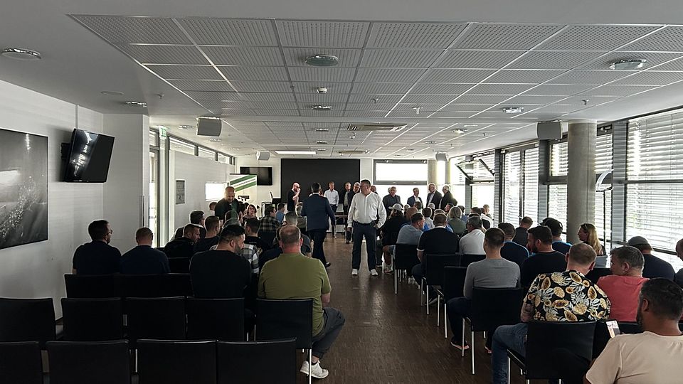 Der Kreistag Mönchengladbach-Viersen fand erstmals im Borussia-Park statt.