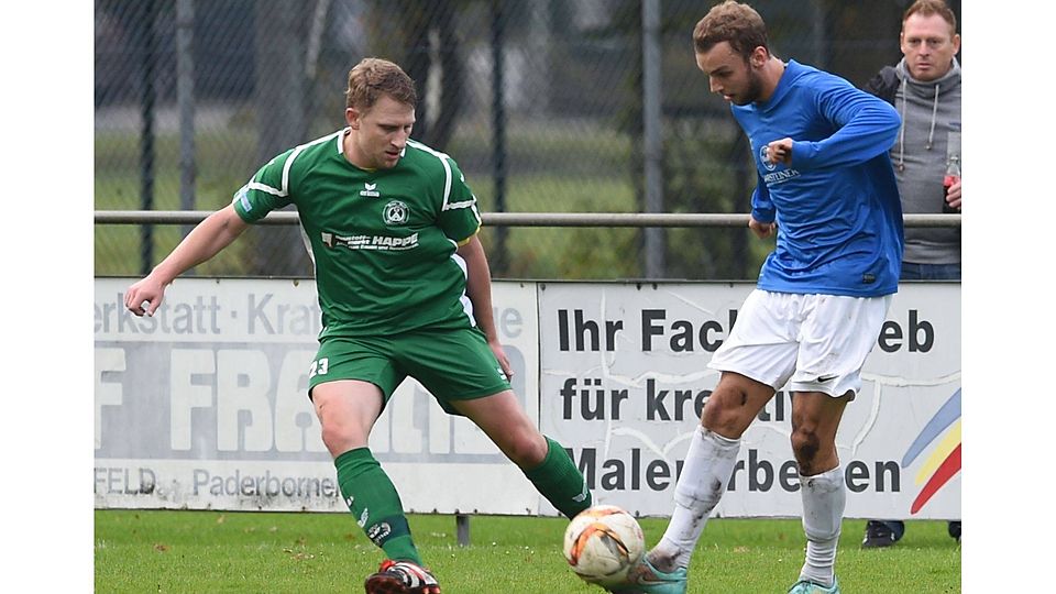 Zwei Spieler mit Torinstinkt: Hendrik Mühlenbein (r.) erzielte zehn Treffer für Atteln. Andre Bertelsmeier ist Anreppens Freistoßgott.