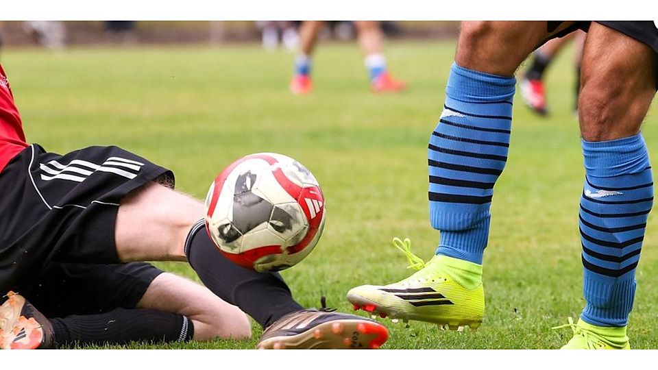 Nicht mehr lange, dann wird auch in der Verbandsliga Mitte wieder Fußball gespielt. Bei der Rundenbesprechung stecken die Vereinsvertreter den Rahmen für die neue Saison 2026/27 ab. (Archivbild) © Joaquim Ferreira