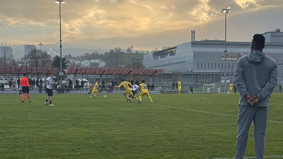Am 13. Spieltag der Erstliga-Gruppe 3 hat YF Juventus im Spitzenspiel gegen Tuggen erstmals Punkte liegen gelassen.