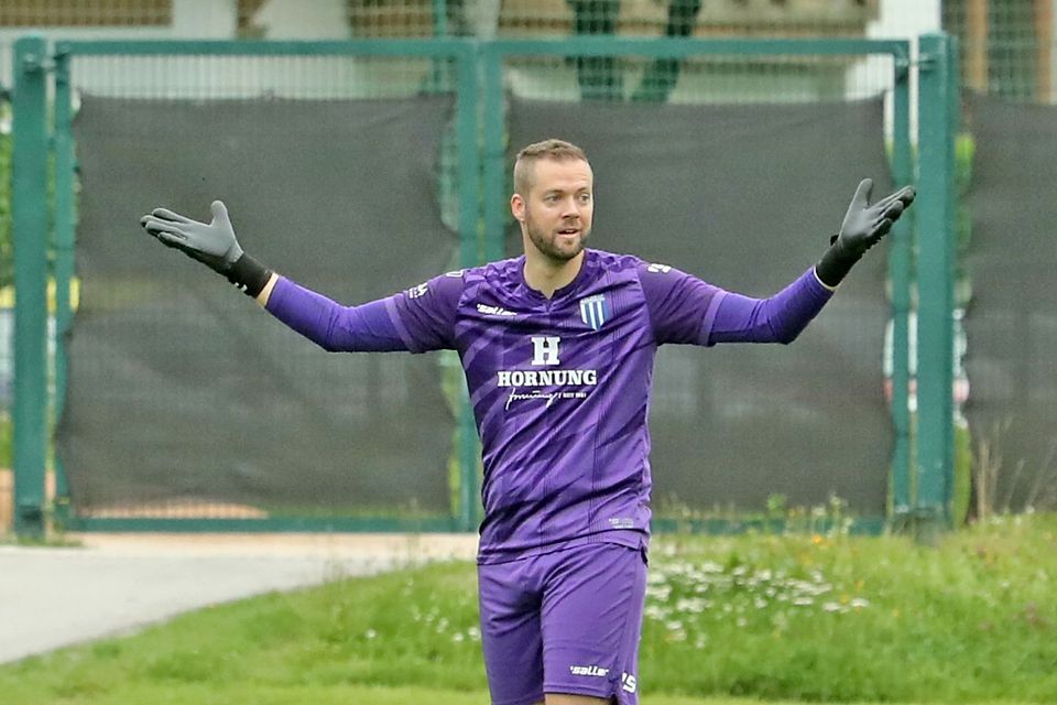Ratlosigkeit herrscht am Samstag auf FC-Seite nicht nur im Tor bei David Salcher.