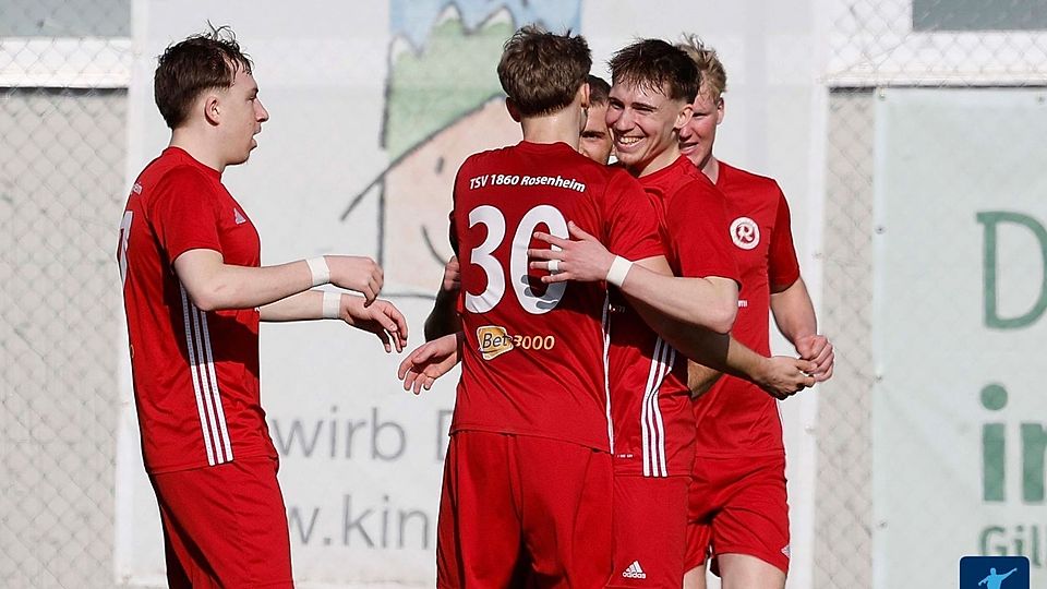 Der TSV 1860 Rosenheim bleibt dem TSV 1880 Wasserburg auf den Fersen.