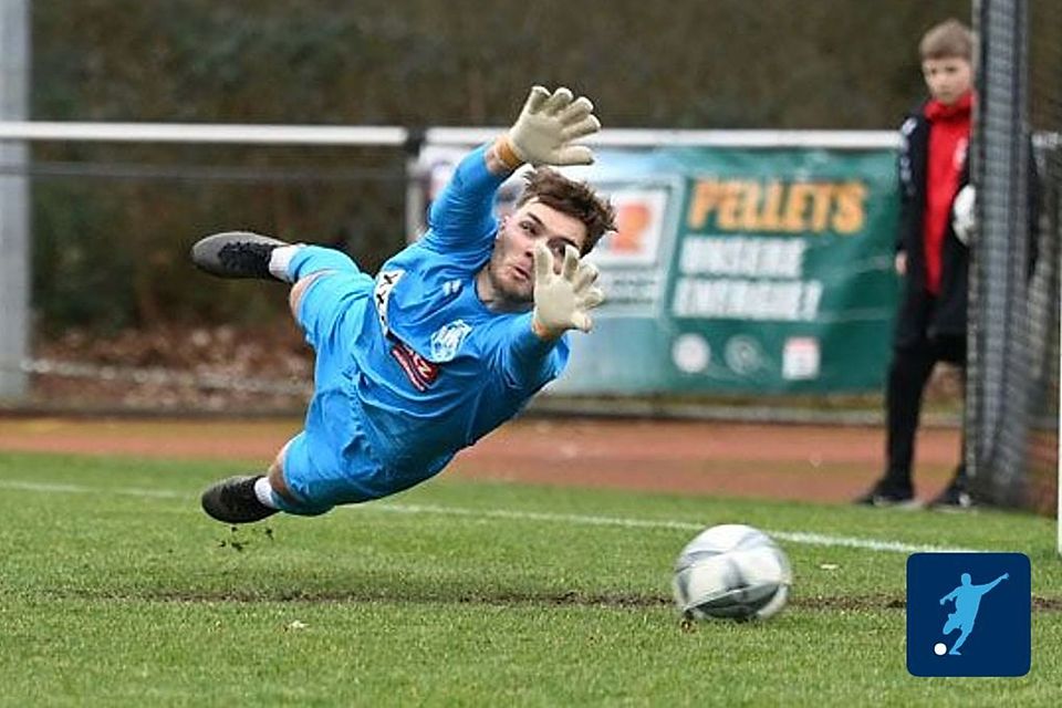 Justin Strauch unterschreibt beim FC Wegberg-Beeck. Justin Strauch unterschreibt beim FC Wegberg-Beeck.