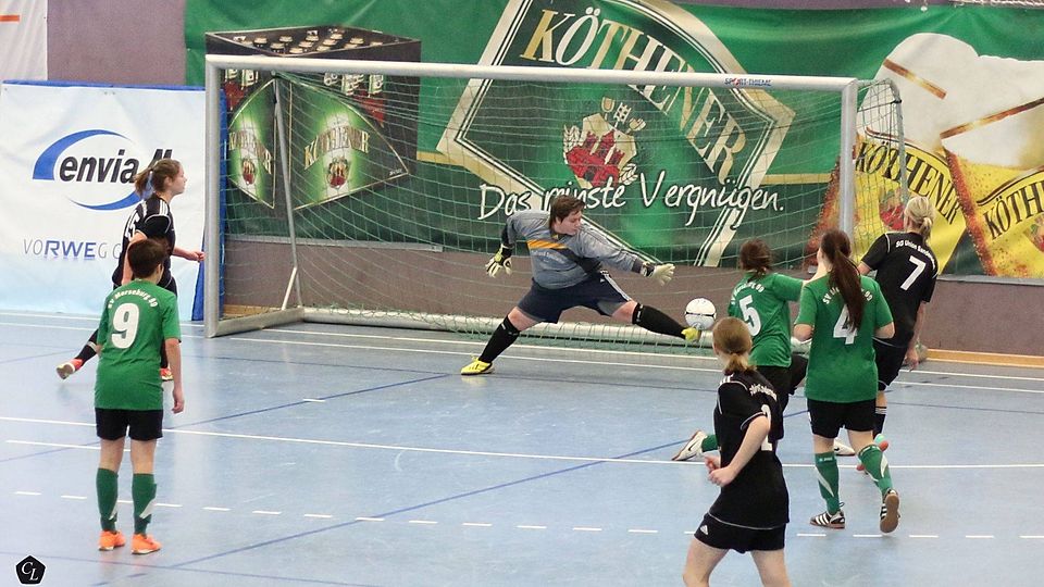 Eine Szene aus dem Vorjahr, als der SV Merseburg 99 noch mit seiner Frauenmannschaft angetreten war. Archiv: Heibrok