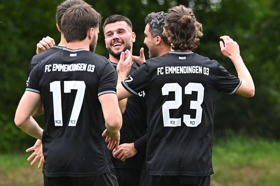 Marco Radovanovic (Bildmitte) traf gegen Waltershofen vier Mal.