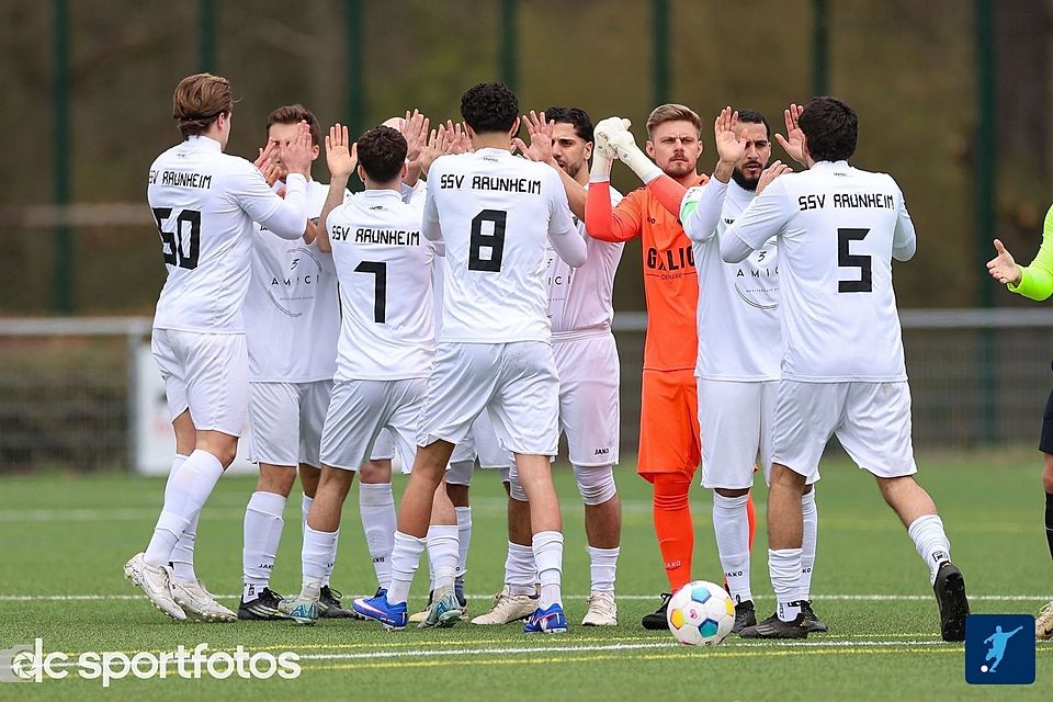 Jubel beim SSV Raunheim: Nach einem Urteil erreicht das Team die KOL-Relegation. Jubel beim SSV Raunheim: Nach einem Urteil erreicht das Team die KOL-Relegation.
