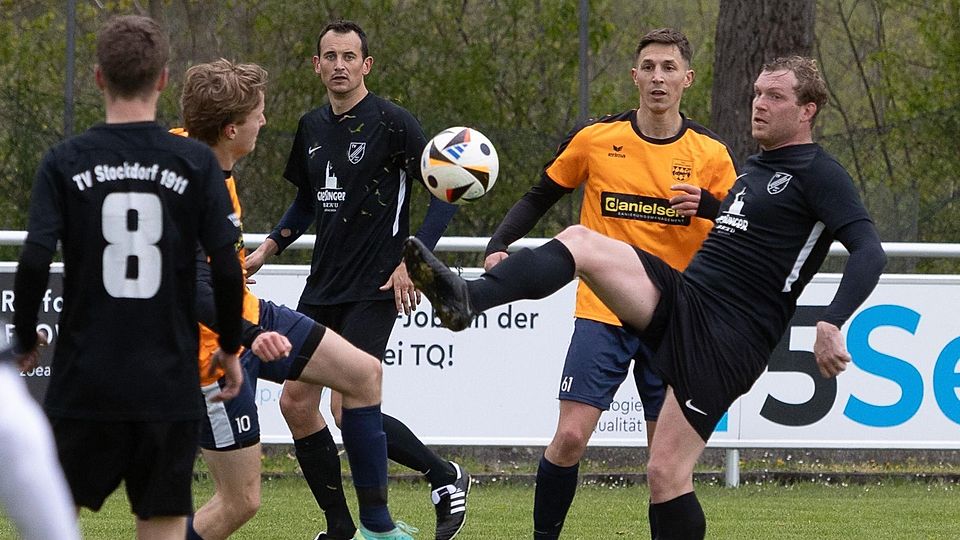 Torschütze zum Herrschinger 3:0: Ramazan Gökmen (l.)