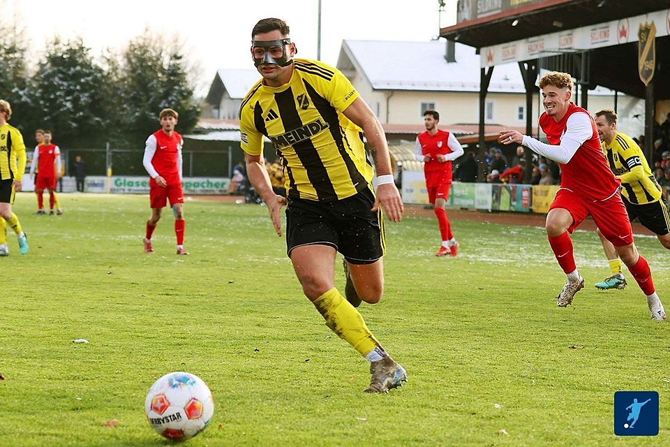 Auch in Kirchanschöring konnte gespielt werden. 494 Zuschauer kamen ins Stadion an der Laufener Straße.