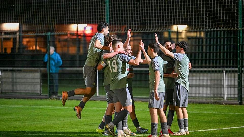 So wie gegen Cosmos Koblenz wollen die Fußballer vom TSV Gau-Odernheim auch am Sonntag nach der Partie gegen FV Dieflen jubeln. 	Foto: Mirco Metzler / pakalski-press - Archiv 