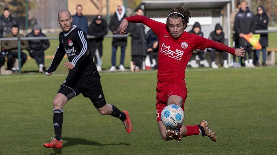 Das glücklichere Füßchen als (li.) Florian Lechner hatte SCBV-Torschütze Nelson Rook.
