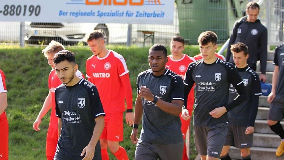 Roland Kapinga (m.) spielte mit der Hammer SpVg 2020 in der Oberliga.